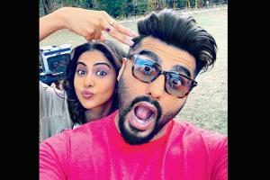 Goli maar bheje mein! Arjun Kapoor shares selfie with Rakul Preet Singh