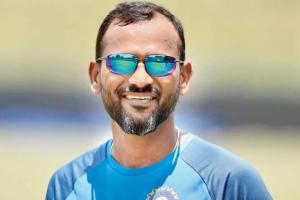 Fielding coach Sridhar's fitness tips from home for Team India