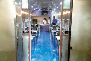 Now NID to give artistic touch to Mumbai-Pune Deccan Queens exterior