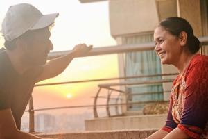 Vicky Kaushal watches sunset with mom, shares adorable quarantine pic