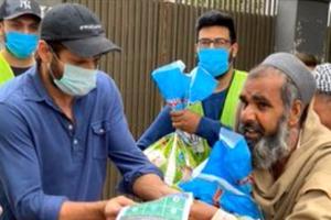 Shahid Afridi donates food, soap and material; Harbhajan praises him