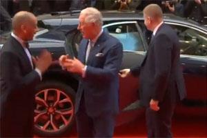 Prince Charles greets guest with 'namaste', Tweeple amused