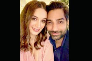 Evelyn Sharma opts to spend time with beau in Sydney amidst Coronavirus