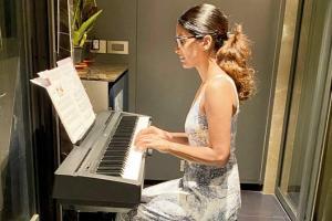 Geeta Basra channels her passion for music, learns to play the piano!