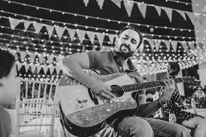 Kareena Kapoor Khan documents Saif's love for music in Instagram post