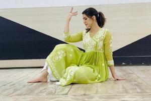 Kriti Sanon dancing on Kajre Re reminds of us of Aishwarya Rai