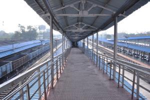 Mumbai trains to come to a halt amid Coronavirus lockdown