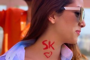Holi 2020: Mira Rajput paints Shahid Kapoor's initials on her neck