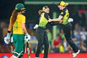Women's WT20: Aussie girls enter sixth consecutive final, to face India