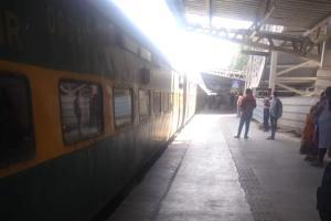 4 with 'quarantine' stamp deboarded from Garib Rath train near Mumbai