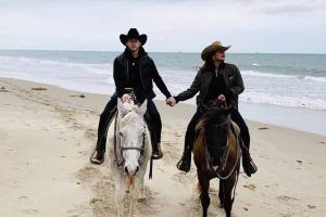 Priyanka Chopra and Nick Jonas' horse riding pictures are sheer magic!