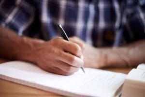 Cop's gesture helping student reach exam hall on time wins hearts 