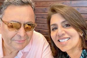 Table for two! Rishi Kapoor and Neetu Kapoor's lunch-date selfie
