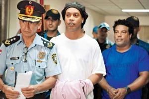Ronaldinho and brother arrested in Paraguay