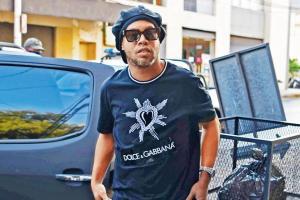 Ronaldinho gets blanket, bedding and fast food in jail