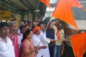 Mumbai: Shiv Sena books train to Ayodhya for 30 lakh!