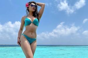 Urvashi Rautela shares bikini pic, urges all to 'spread smiles'