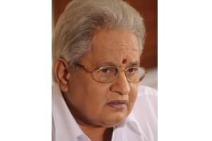 Tamil actor-director Visu passes away at 74; celebs condole his death