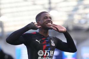 Footballer Wilfied Zaha offers medical staff free beds