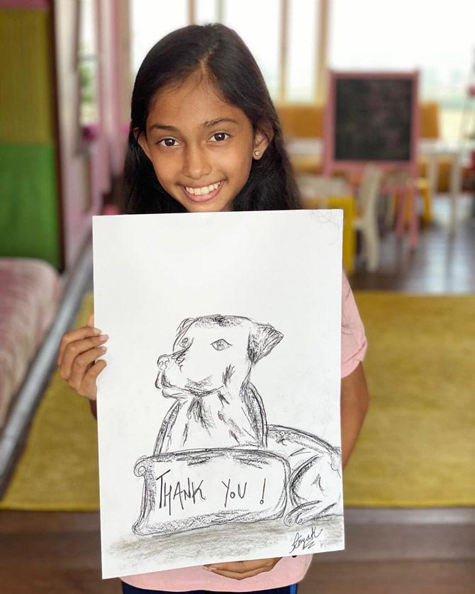 Farah Khan's daughter Anya, too, is a natural! Anya put her sketching skills to use to raise money for strays during the coronavirus pandemic. Abhishek Bachchan bought one of Anya's sketches for Rs 1 lakh! Expressing her gratitude, Farah Khan shared this photo and wrote, 