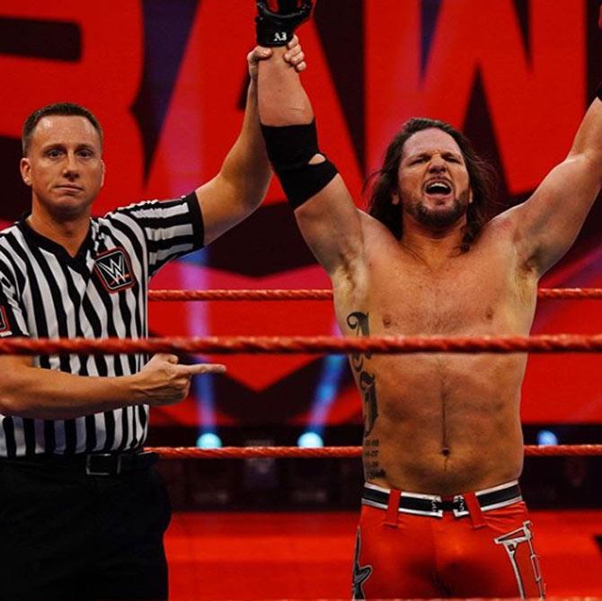 The Phenomenal AJ Styles made a return to WWE Raw to win the gauntlet match and earn himself a spot at the Money in the Bank ladder match for a title contract.