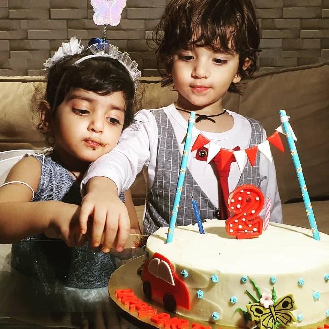 Ssahir and Saishaa: Bidaai fame actor Kinshuk Mahajan got married to his girlfriend Divya Gupta on November 12, 2011. He became a proud father of twin babies named Ssahir and Saishaa on October 7, 2017. The adorable kids have their own Instagram account which has a huge fan following.