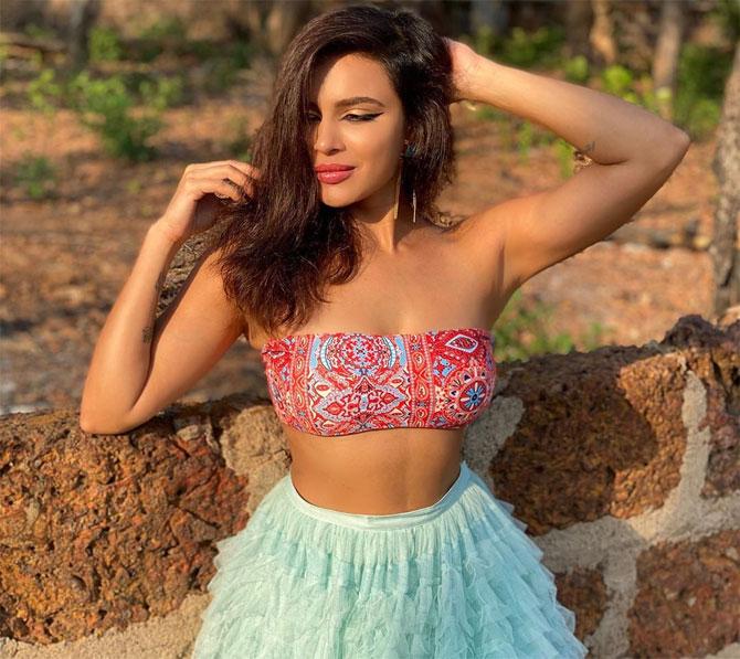 Television actress and yogini Aashka Goradia Goble, who is in Goa amid the lockdown, has been keeping her Instagram followers motivated with her Yoga and spiritual posts. She shared this stunning photo of her recently and wrote, 