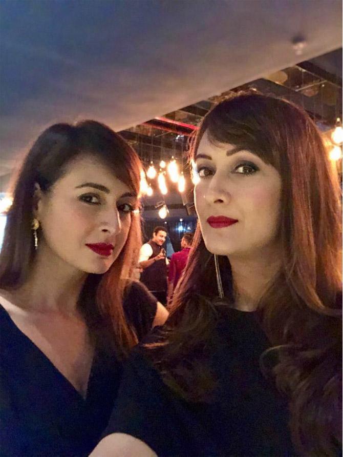 Preeti Jhangiani's sister Deepa Jhangiani: Preeti has a sister named Deepa Jhangiani. The sister duo shares a great bond. The former actress often shares pictures with her sister Deepa and that itself speaks about their bond with each other.