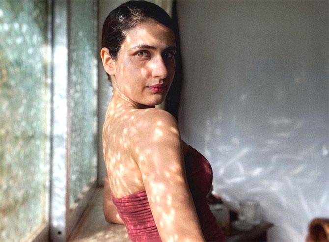 Fatima Sana Shaikh shared a series of photos of her dressed in a crop top and denim shorts at her home.