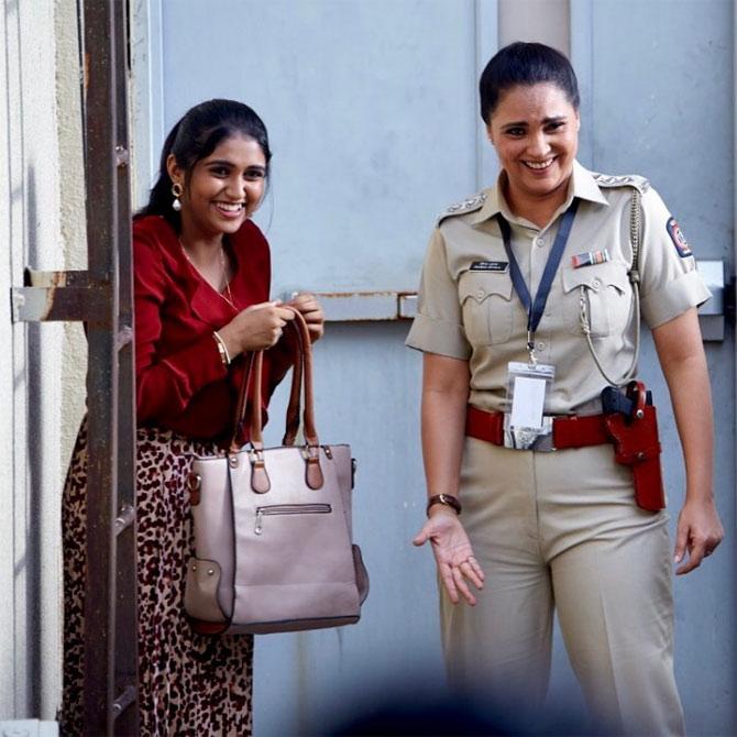 Speaking about Hundred, the show is about a terminally ill girl looking for thrills, who is hired to be an undercover agent by an ambitious female cop looking for a promotion. It will tell their story as they get together to accomplish their own goal in 100 days.