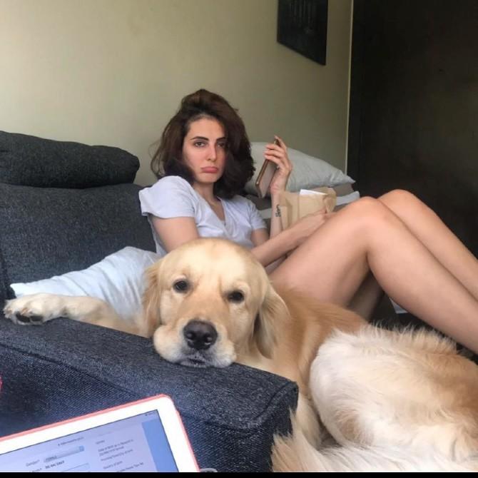 Mandana is also trying her best to spread smiles. She shared a cheerful picture of hers which will certainly make us smile. 