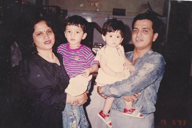 In photo: Mitali Borude in a throwback picture with her family, the photo was shared by her brother Rahul Borude. Pic/FB Rahul Borude