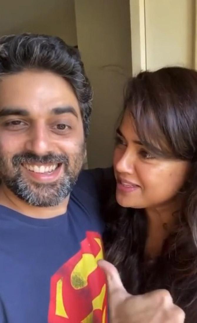 Then, Sameera Reddy shared how difficult it is to get her husband to shoot a video. In the video, we can see Sameera trying her best to get her husband, Akshai, to behave, but to no avail!
