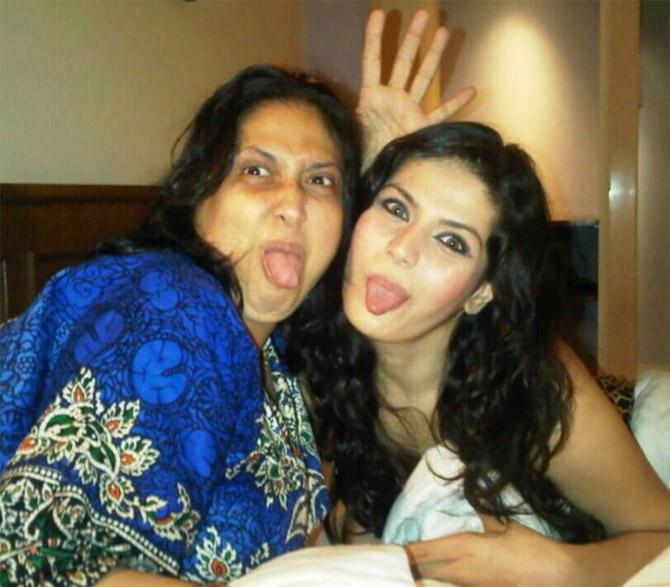 On May 10, Zareen Khan shared adorable photo of her with mother and wrote, 