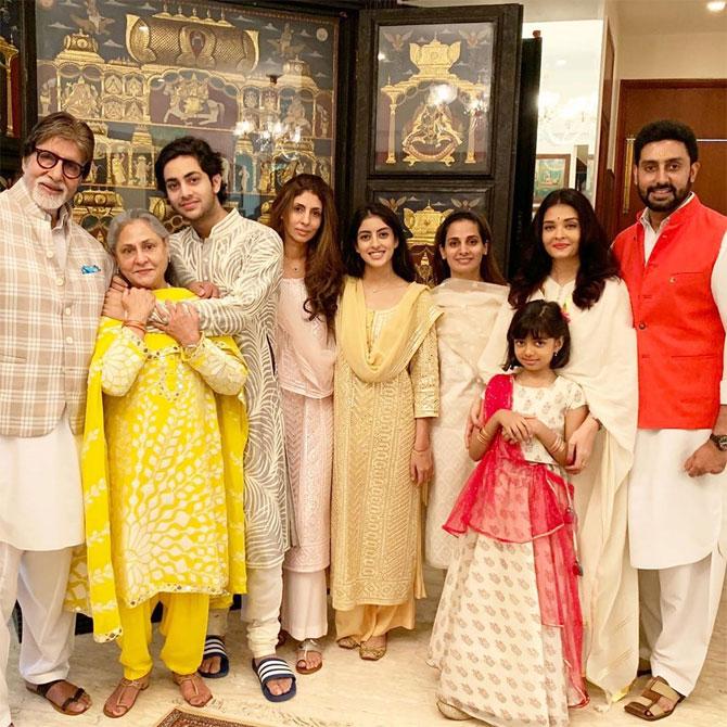 What can we say about her bond with her in-laws - the Bachchan family! Well, time and again Aishwarya has been vocal about the warmth she shares with her Paa - Amitabh Bachchan, Maa - Jaya Bachchan, husband Abhishek Bachchan and her 'universe' daughter Aaradhya Bachchan.
In picture: Amitabh Bachchan, Jaya Bachchan, Agastya Nanda, Shweta Bachchan Nanda, Navya Naveli Nanda, Naina Bachchan, Abhishek Bachchan, Aaradhya Bachchan and Aishwarya Rai Bachchan during one of the Raksha Bandhan celebrations.