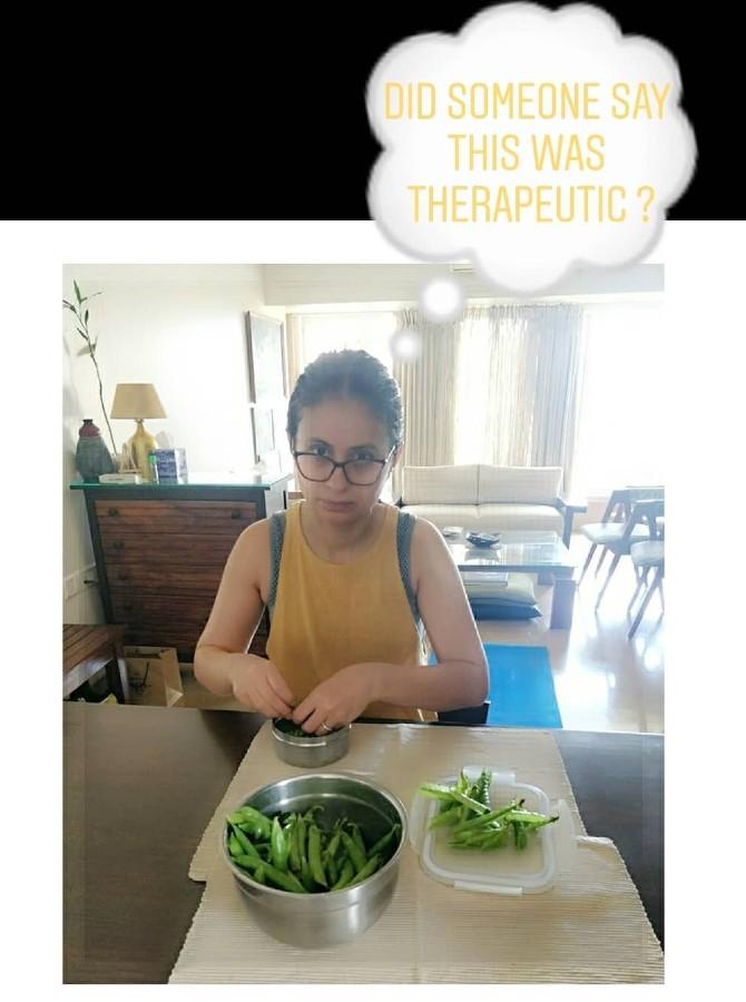 Apart from satisfying hunger pangs, the actress is also making sure to spread some much-needed laughter in this worrying times. Here's one picture of her with a witty caption. 
