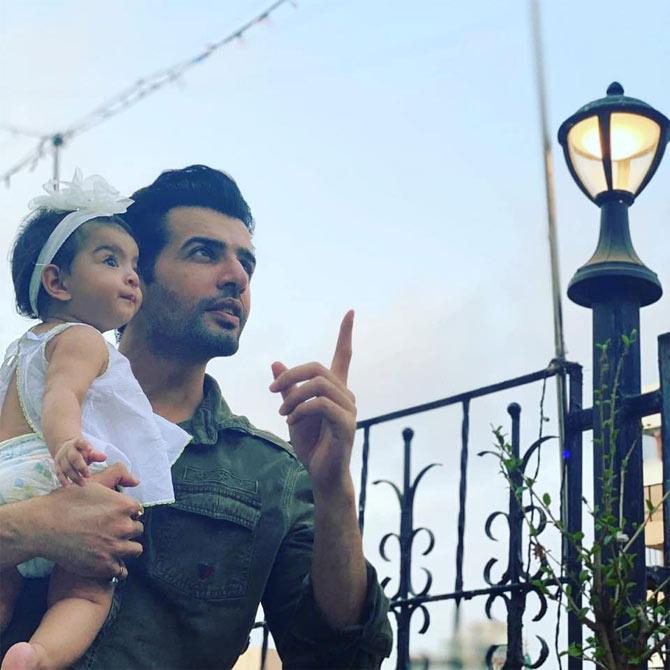 Jay Bhanushali and Mahhi Vij welcomed their baby girl, Tara, on August 21, 2019, and the duo has been spending the much-needed quality time with their babies. Sharing this picture, the actor wrote, 
