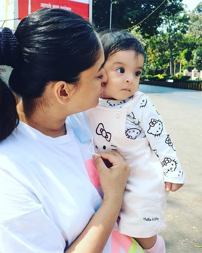 Mahhi Vij and Jay Bhanushali embraced parenthood in August this year and ever since then; she's busy being a mother. However, the actress made an appearance on Bigg Boss 13: Weekend Ka Vaar and had the company of the host and Bollywood actor Salman Khan.