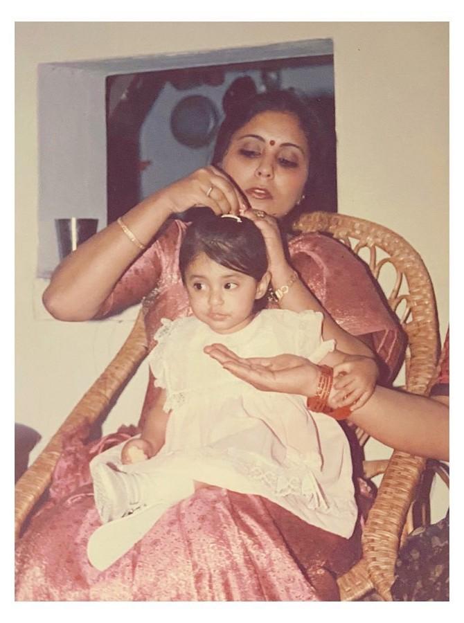 Actress Kritika Kamra is reminiscing her childhood days during the lockdown period. She has been sharing rare pictures from her family albums with the aim to make fans smile. Posting this one with her mother, the Kitani Mohabbat Hai actress wrote, 