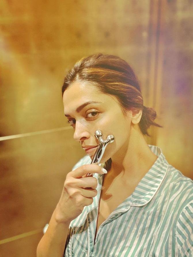 What's the secret to Dippy's smooth and glowing skin you ask? Well, the actress makes sure she looks after it no matter what. And while most of us have been in a 'no salon, no care' state of mind, Deepika has been keeping her skin rejuvenated with some at-home therapy.