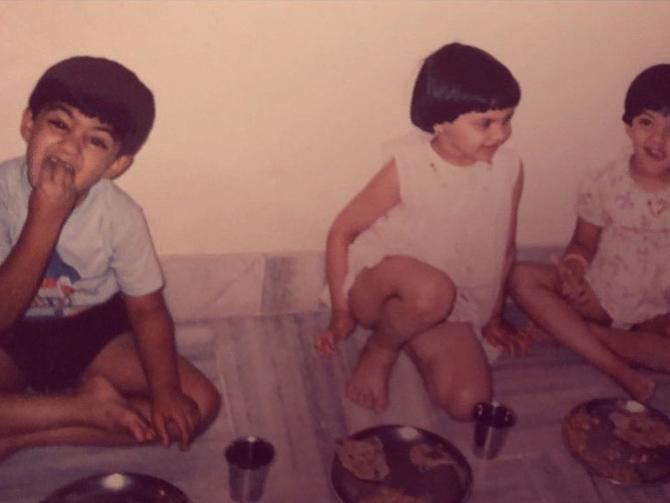 Another throwback photo that shows Dippy in all her childhood glory. How adorable does she look in her bob cut, sitting down for a meal with her friends? 