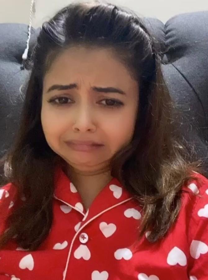 She is also spending her time creating some funny tiktok videos and sharing it on her Instagram account. In this video, Devoleena expresses her sadness of not having liquor in a funny and hilarious way. 