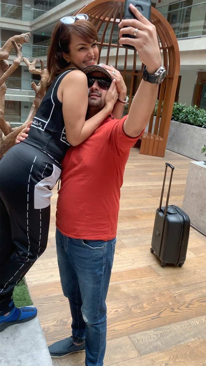 This one really cracked us up! Nisha Rawal shared a video where the duo is trying hard to click the best pictures. 
