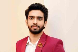 Amaal records music during COVID-19; Makarand looks unrecognisable