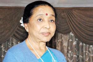 Asha Bhosle: I would request Helen not to come when I was recording