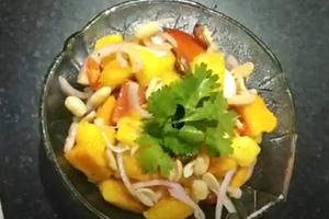 Vietnamese Sweet and Sour Mango Salad Recipe