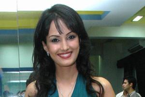 Nisha Rawal clarifies she's not pregnant, slams belly-shamers