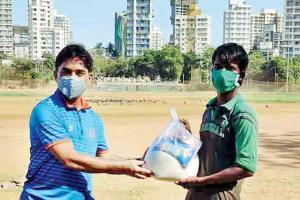 Mumbai groundsmen, umpires, scorers continue to receive help