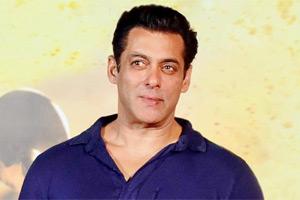 Rumours Of 'Salman Khan Coming' triggers crowds amid lockdown