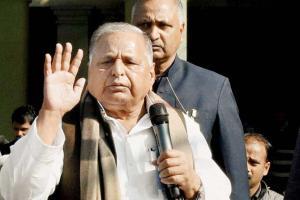Mulayam Singh hospitalised in Lucknow after complain of stomach pain